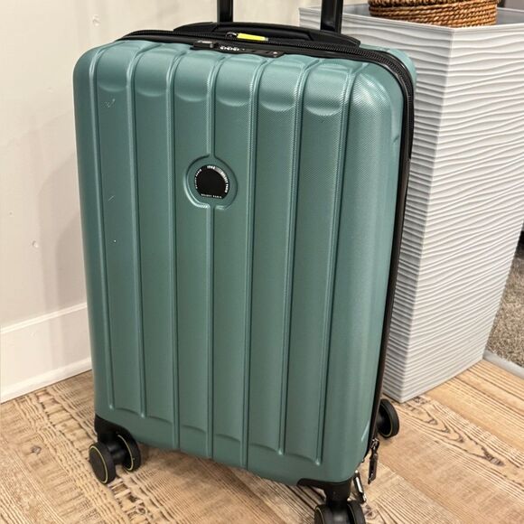 Delsey Paris Shadow 6.0 Expandable 20" Spinner Carry-on Luggage travel bag - Picture 4 of 16